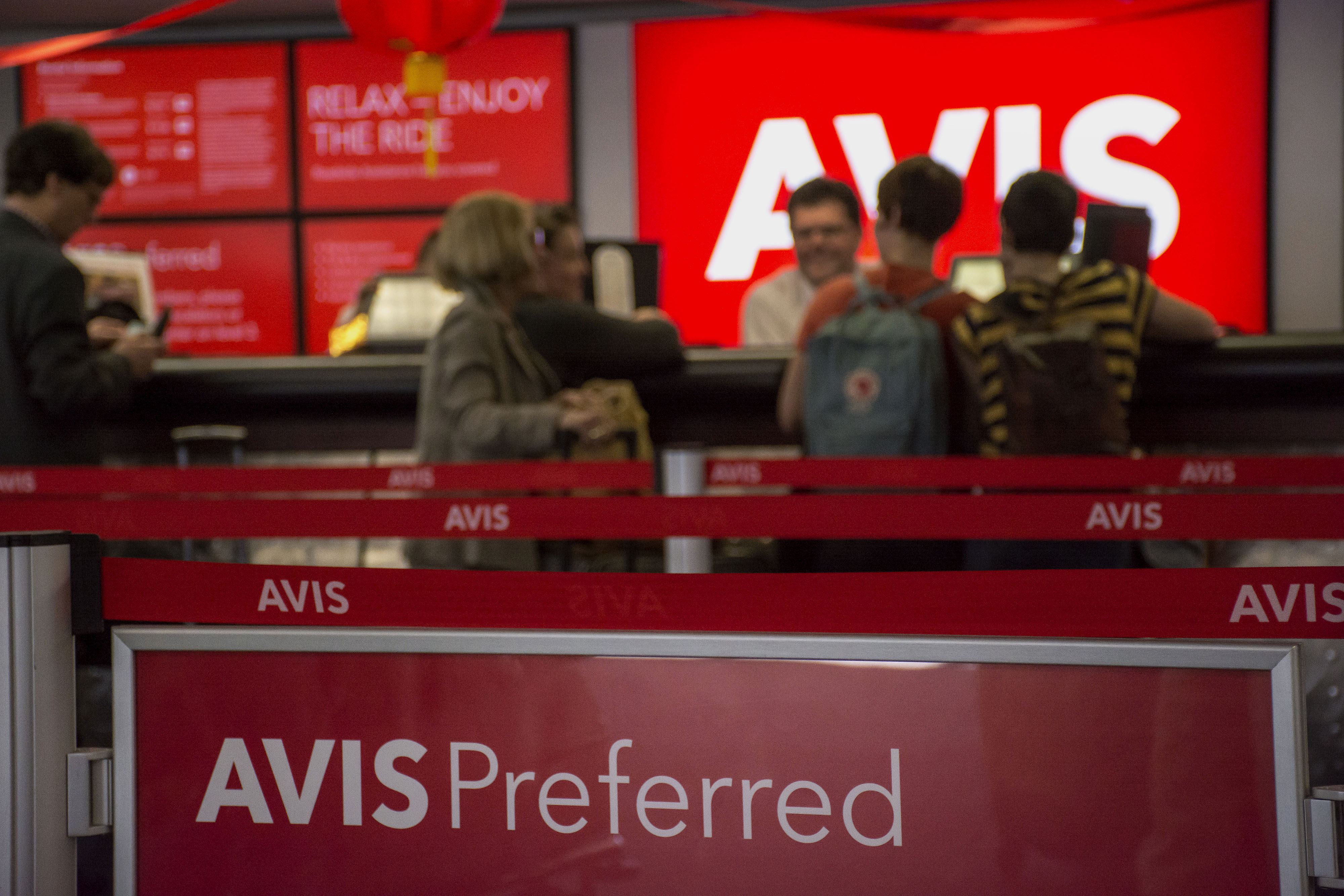 Avis Visual Identity, Matthijs Matt van Leeuwen, Mike Knaggs, Interbrand New York, Bus