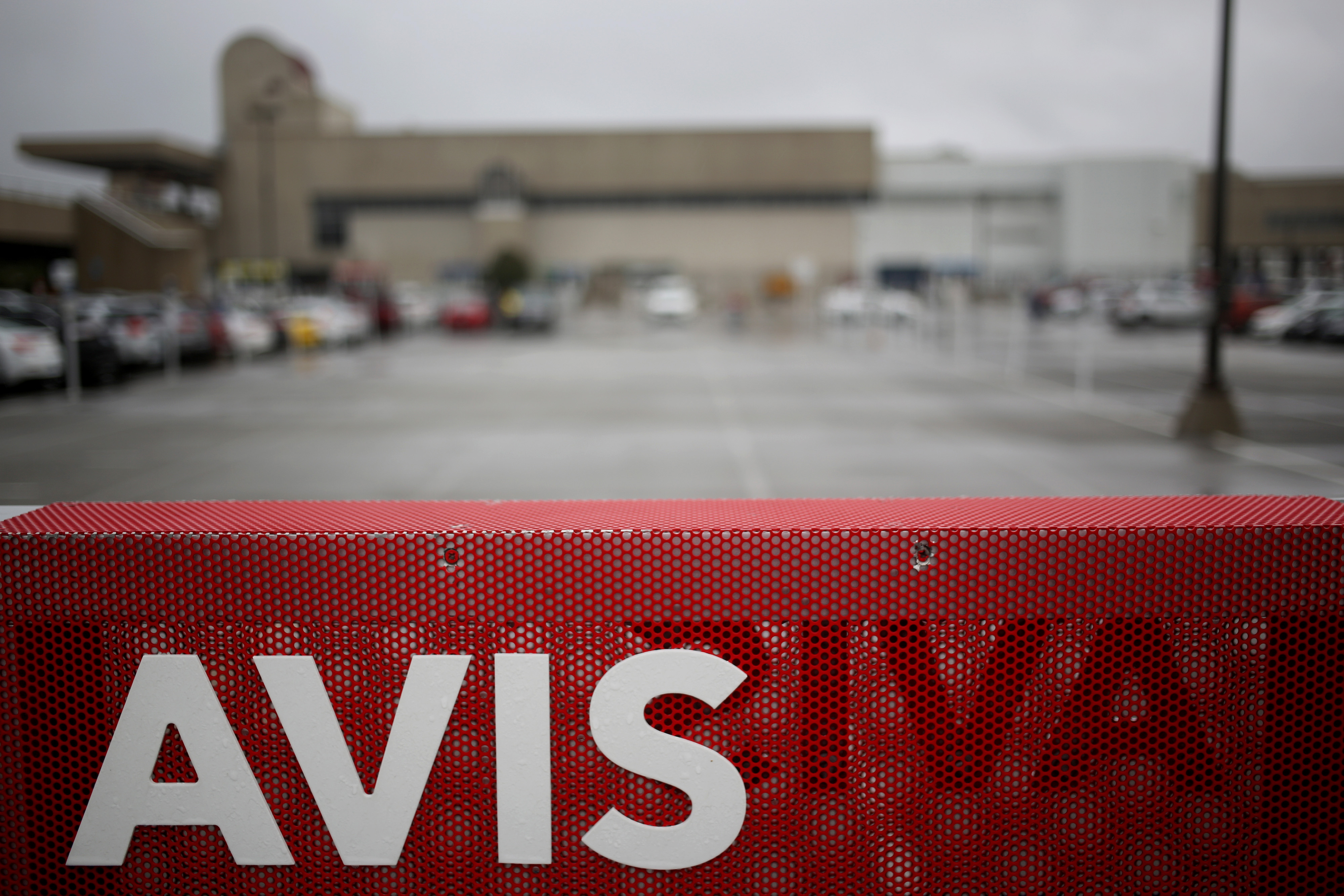 Avis Visual Identity, Matthijs Matt van Leeuwen, Mike Knaggs, Interbrand New York, Airport